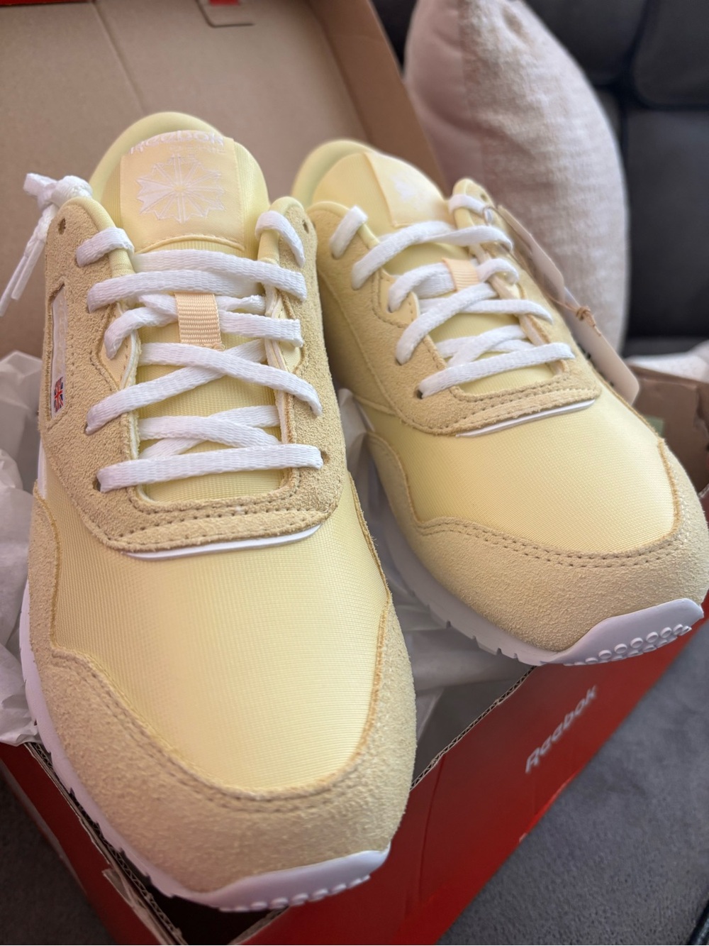 Reebok Kids Yellow Low-Top Sneakers size 6 w